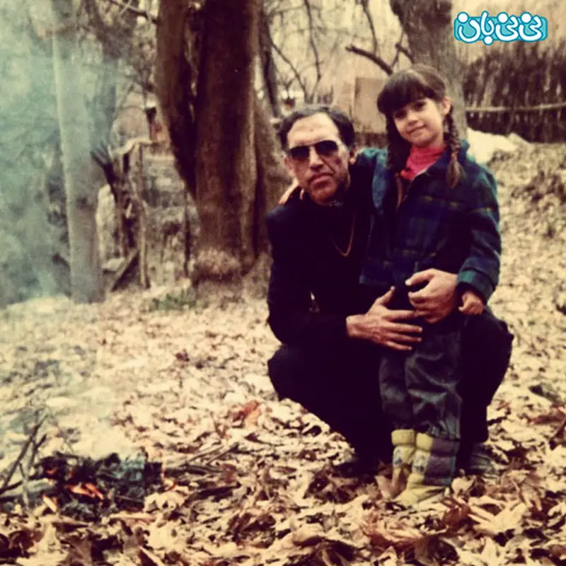 عکسهای کودکی شهرزاد کمال زاده، کنار پدرش