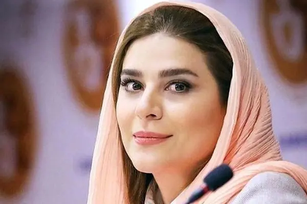 عکس دیده نشده از کودکی بازیگر معروف با مادری قهرمان شنا/ فرشته عدل کیست؟ 