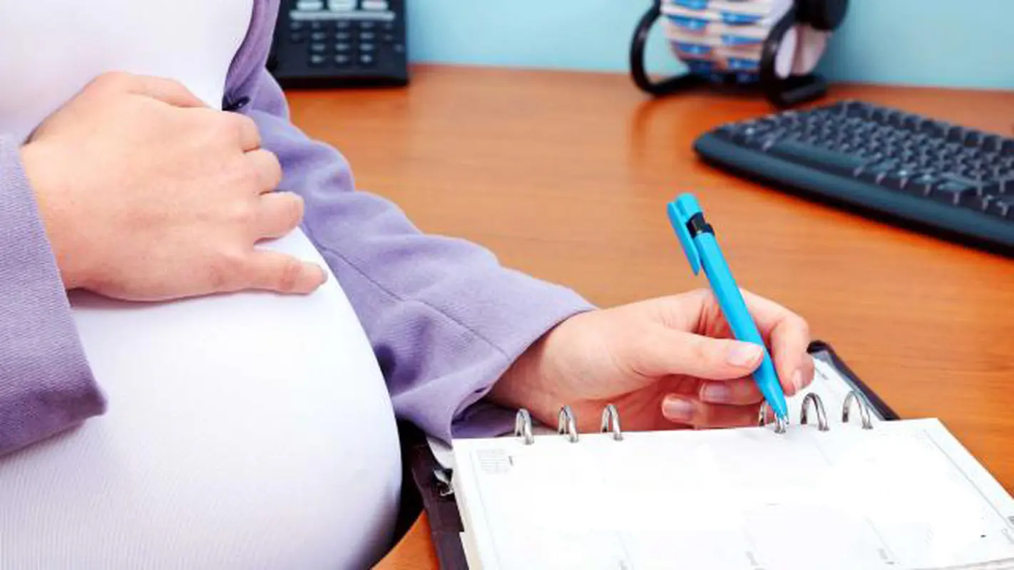 نحوه مراقبت از کودک، شماره های ضروری را به او داده اید؟