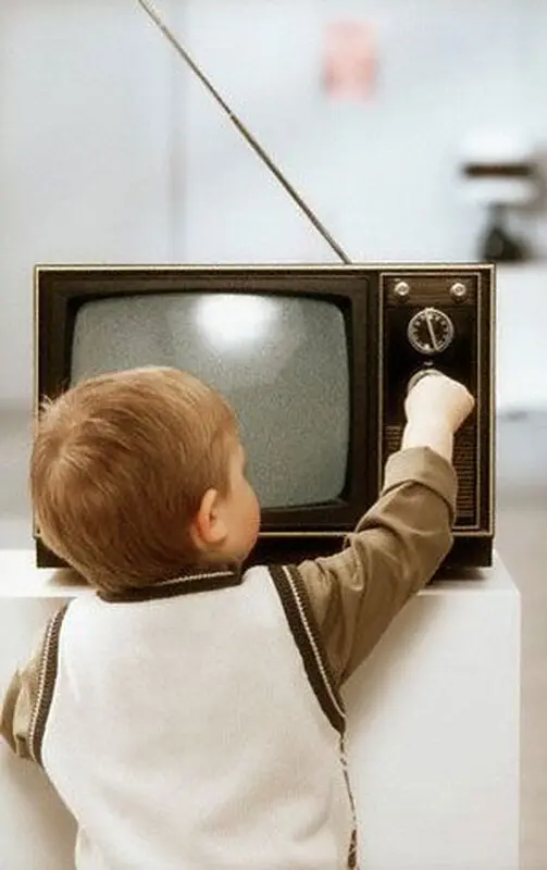 تلویزیون برای کودکان، مراقب باشید