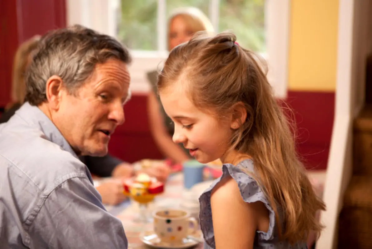 دخالت دیگران در تربیت فرزند، برخورد صحیح