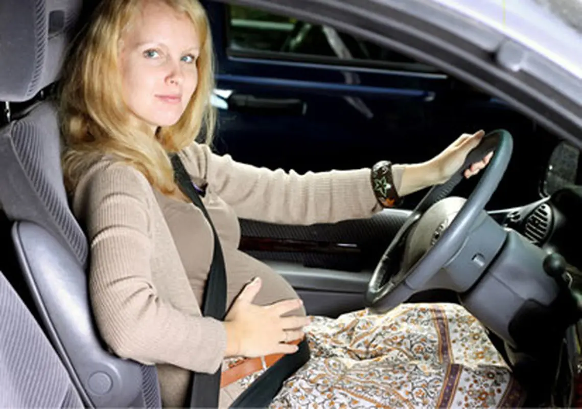 خطرات سفر در دوران حاملگی