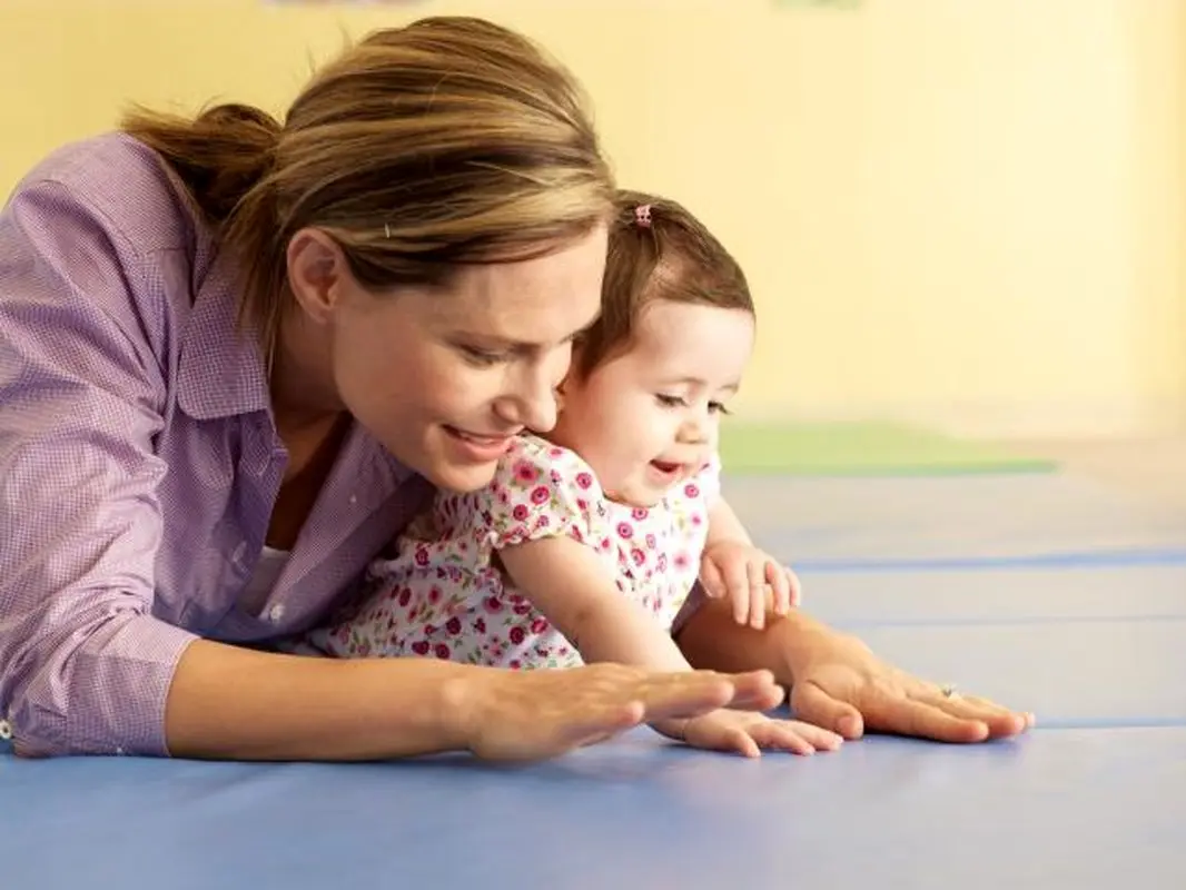 سرگرمی برای نوزادان، هفت تا نه ماهگی