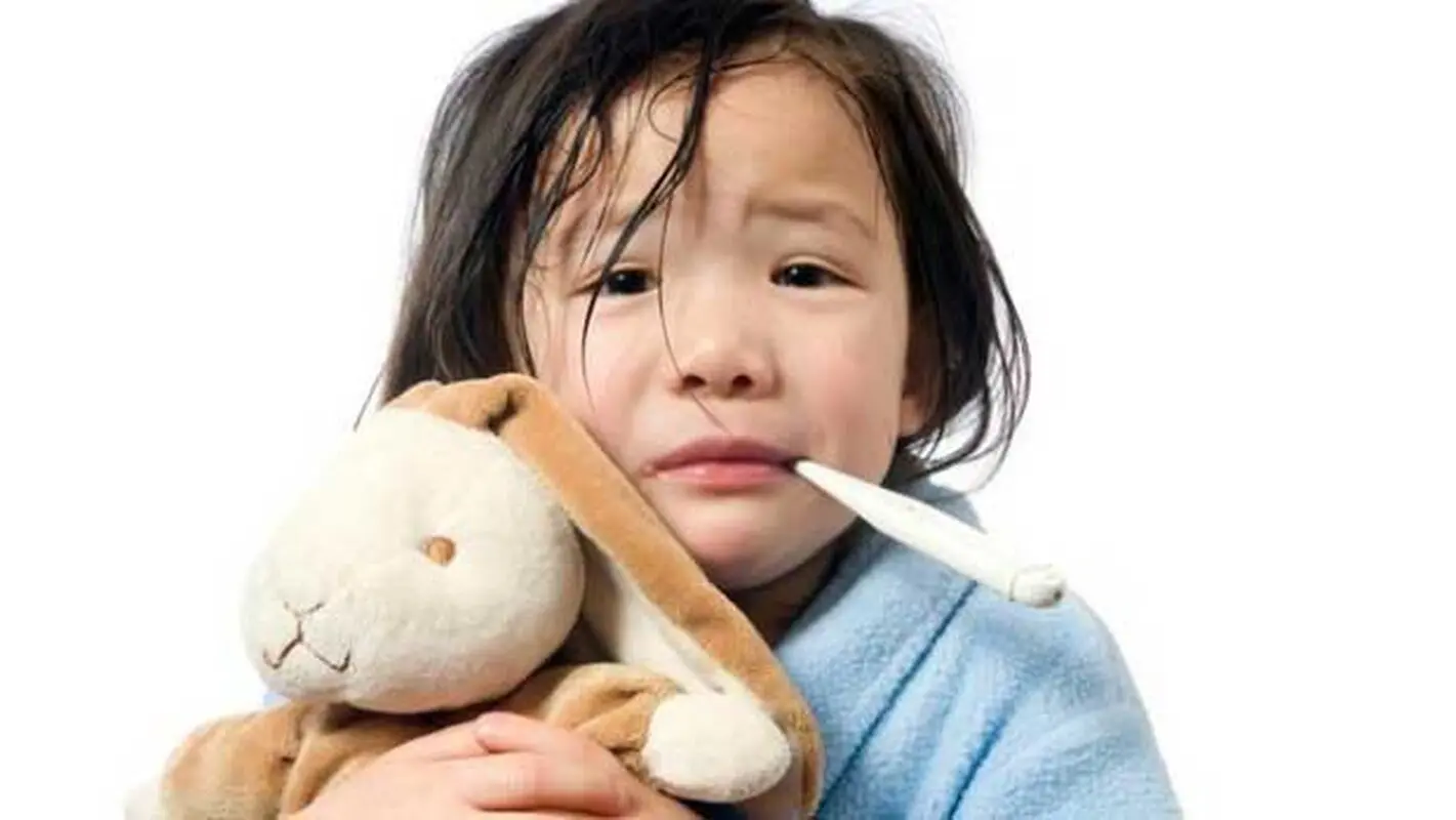 برطرف کردن تب کودکان، راهکارهای خانگی اما موثر