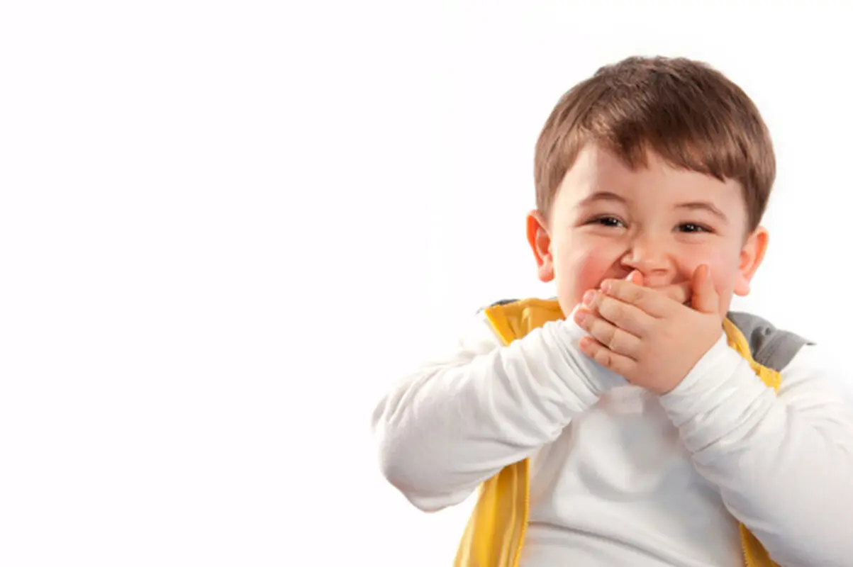 مراحل حرف زدن کودک، چگونه است؟