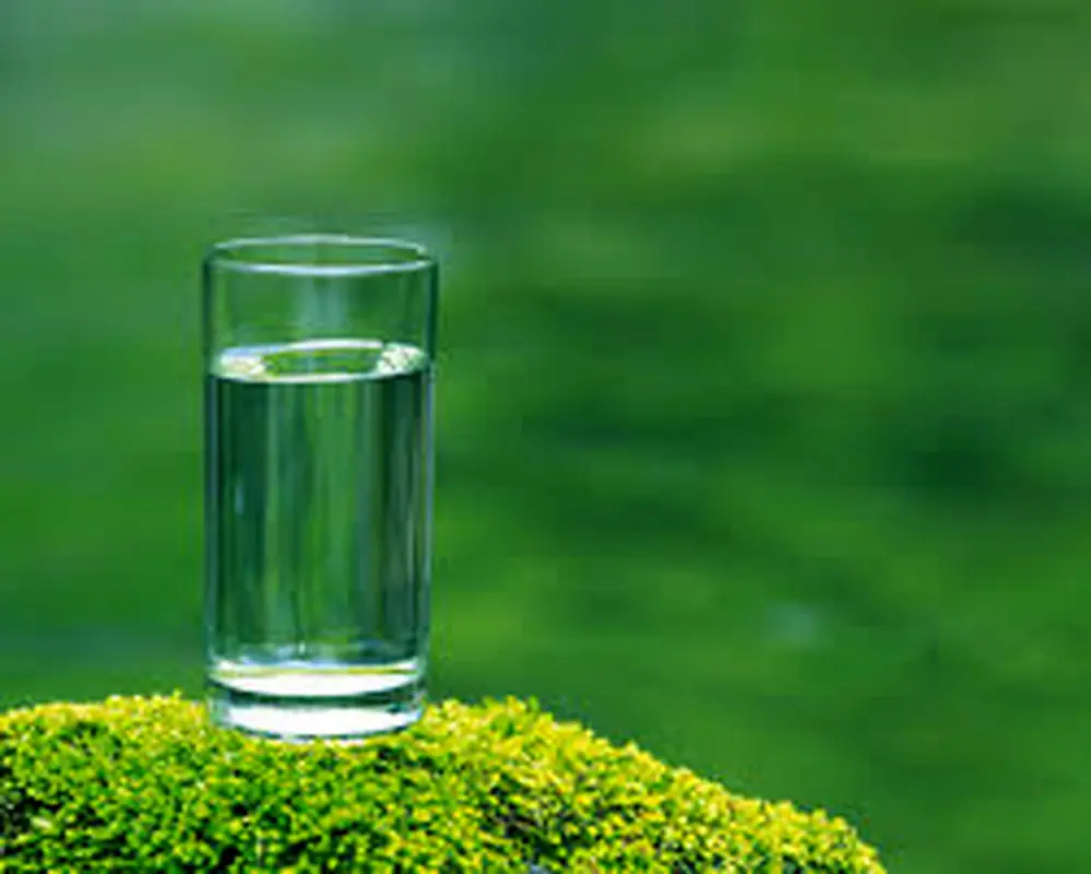 بهترین نوشیدنی برای خانم ها، وقتی آب معجزه می کند