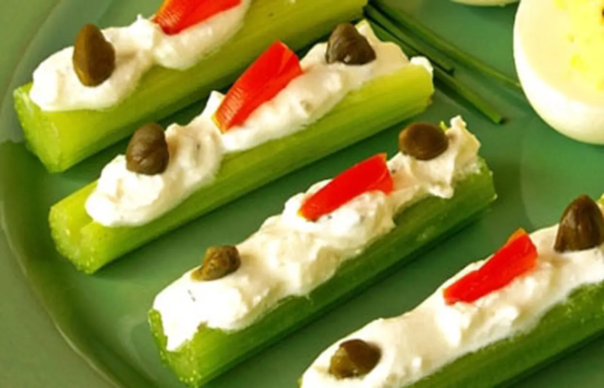 طرز تهیه غذای کودکانه، کرفس‌ شکم‌پر