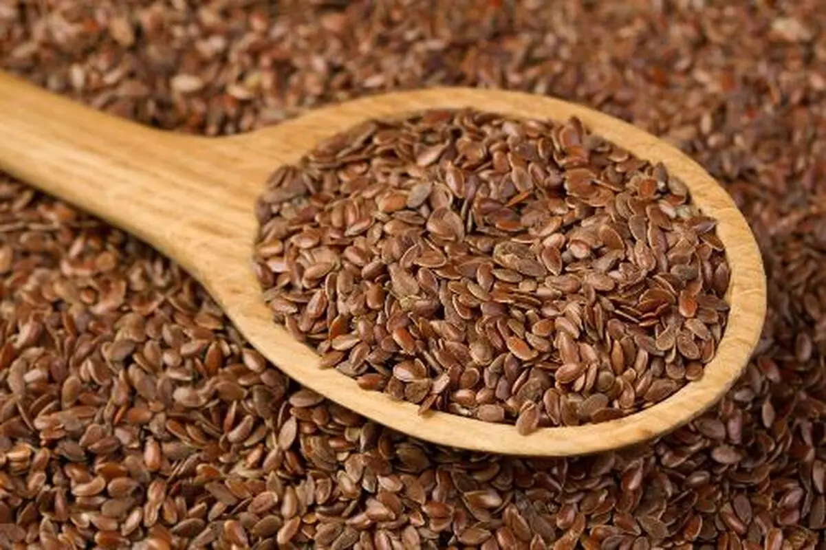 چه موادی باعث شادابی پوست می شود؟
