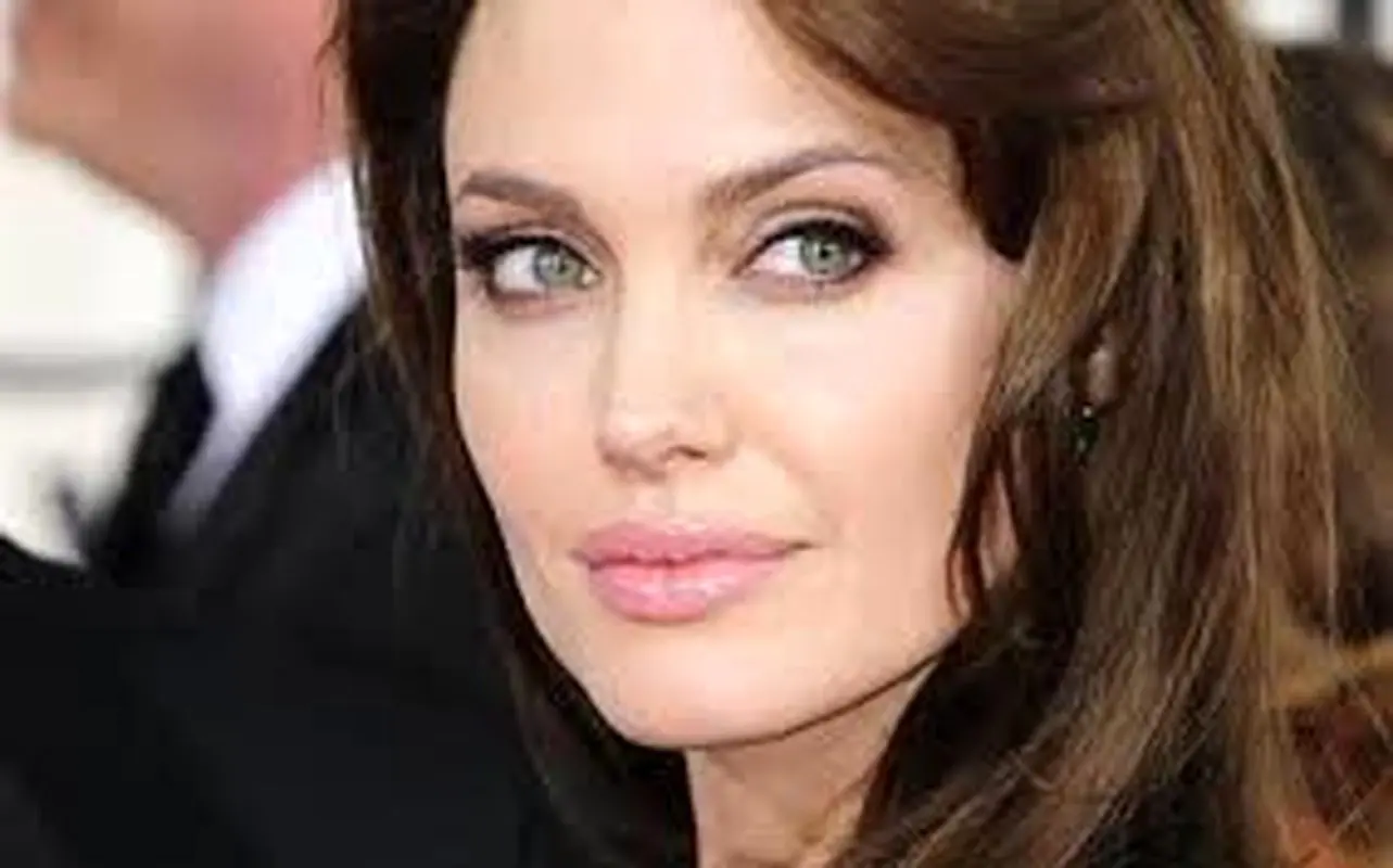 آنجلینا جولی مالیفیسنت، زن زیبایی که شرور شد