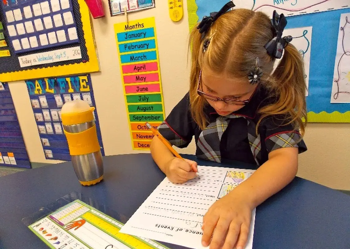 آموزش حروف الفبا به کودکان، بازی جعبه شن