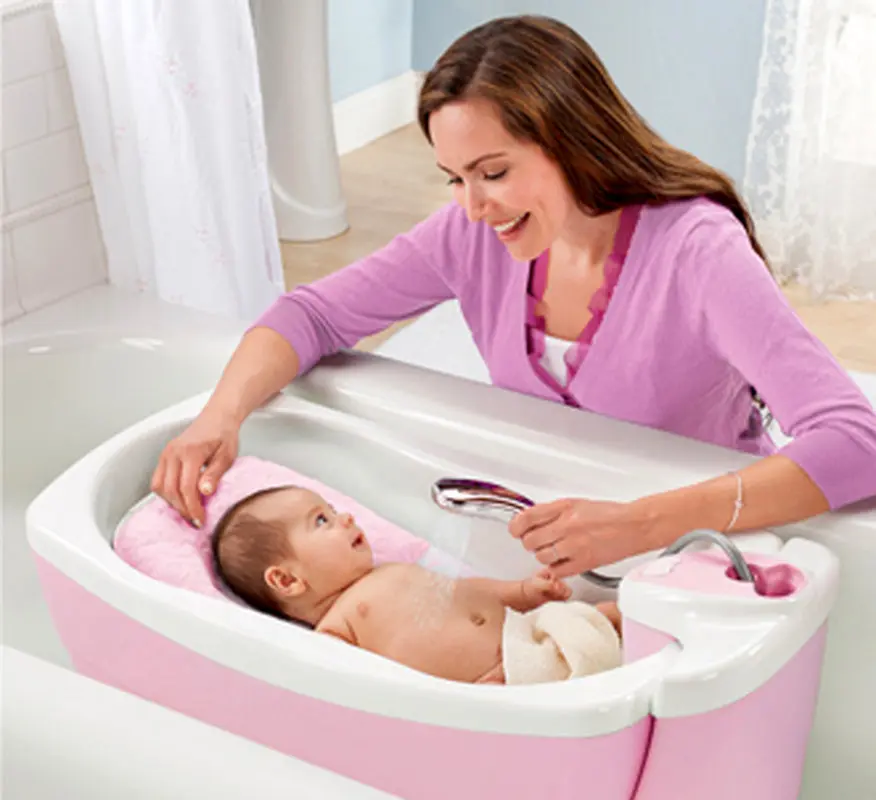 زمان استحمام نوزاد، چند وقت یکبار؟