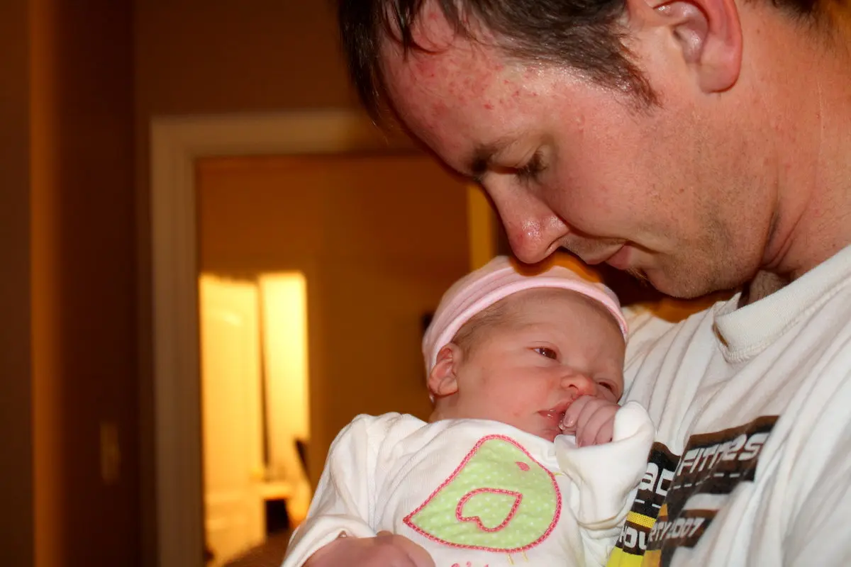 درمان ناباروری در مردان، سخت‌تر است یا زنان؟