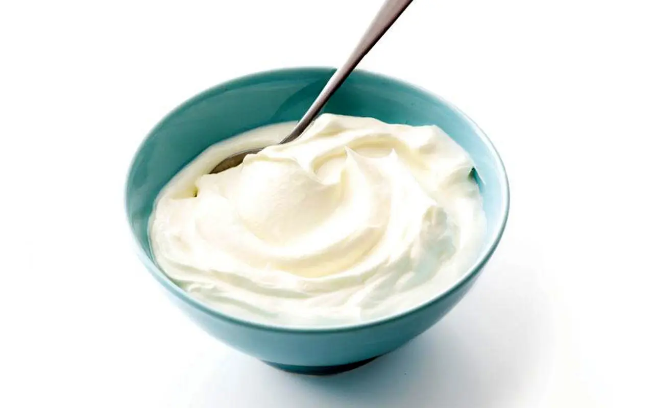 خطرات مصرف ماست کم‌چرب در دوران بارداری