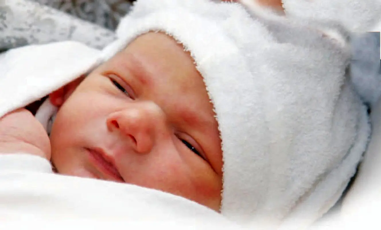 چرا زایمان طبیعی بهتر از سزارین است؟