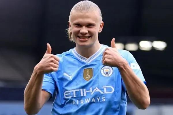 بچه غول من سیتی بابانوئل شد (عکس)