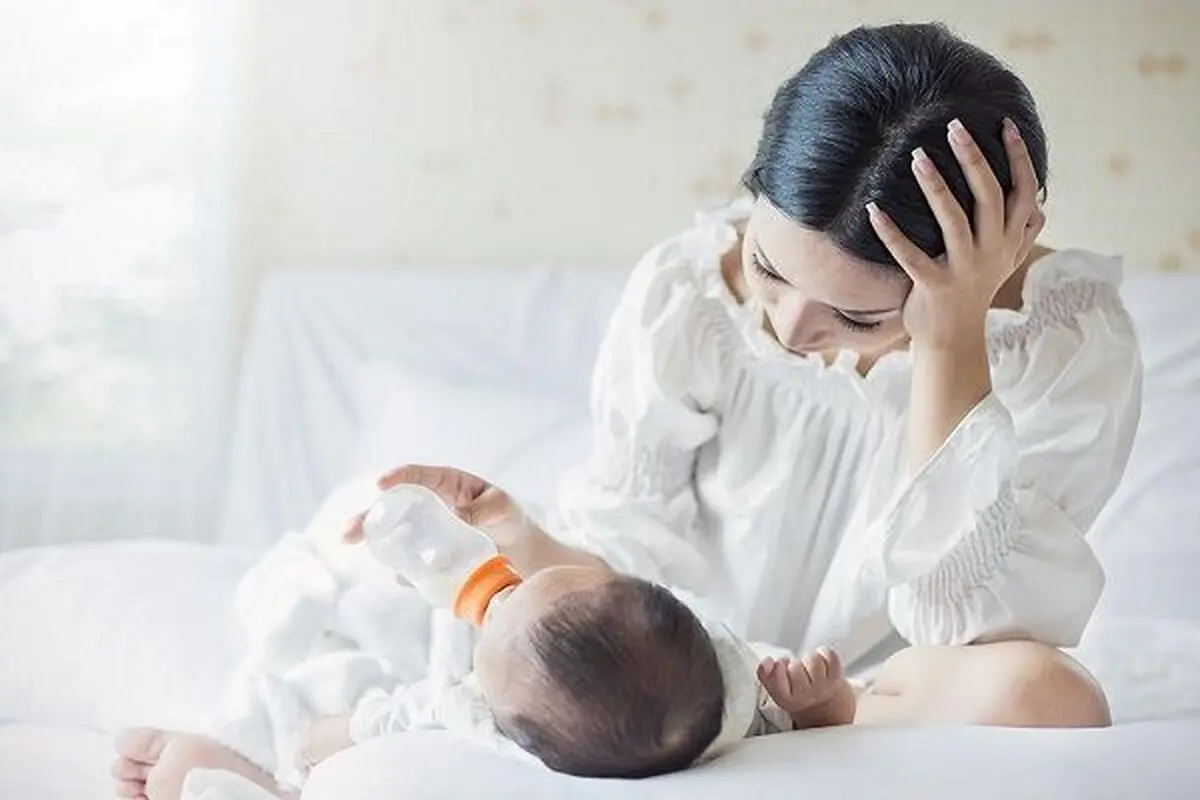 علل و راهکارهای امتناع ناگهانی نوزاد از شیر مادر