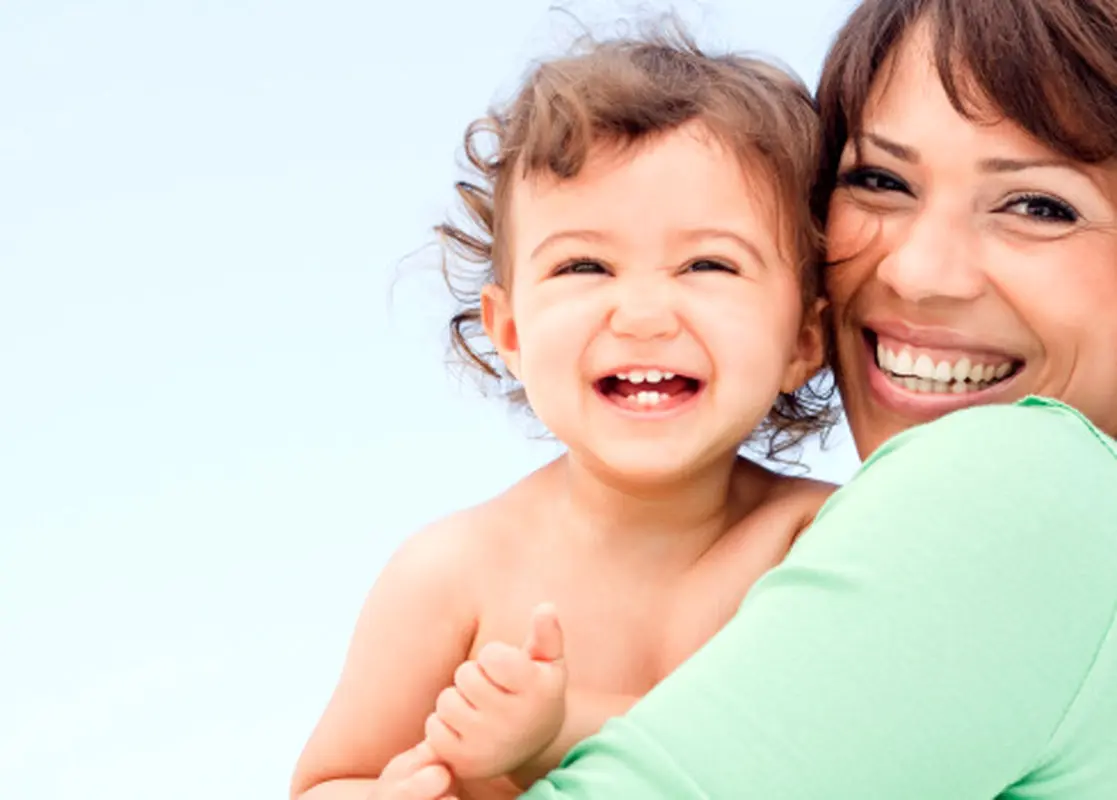 تماس پوستی مادر و نوزاد، چه فوایدی دارد؟