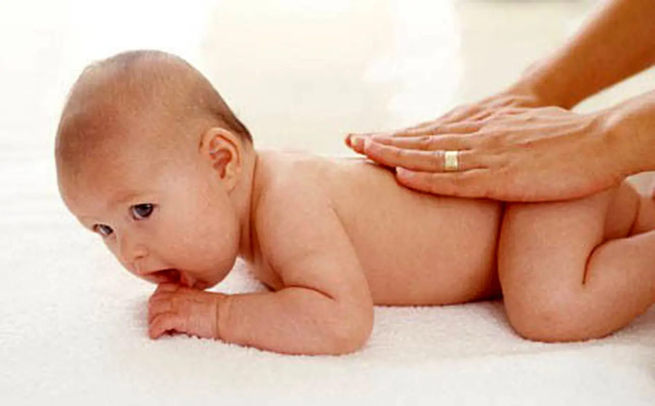نوزاد دلبندتان را اینگونه ماساژ دهید!