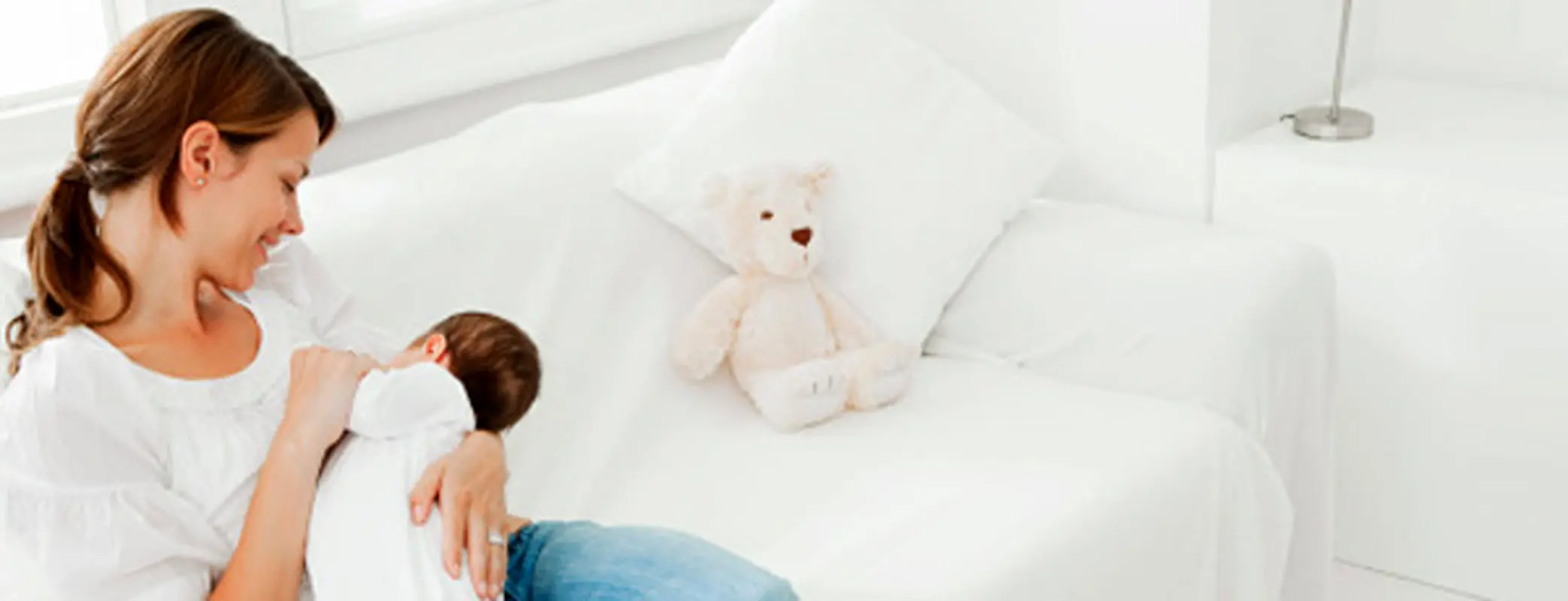 چرا نوزاد هنگام شیر خوردن، سینه مادر را گاز می‌گیرد؟