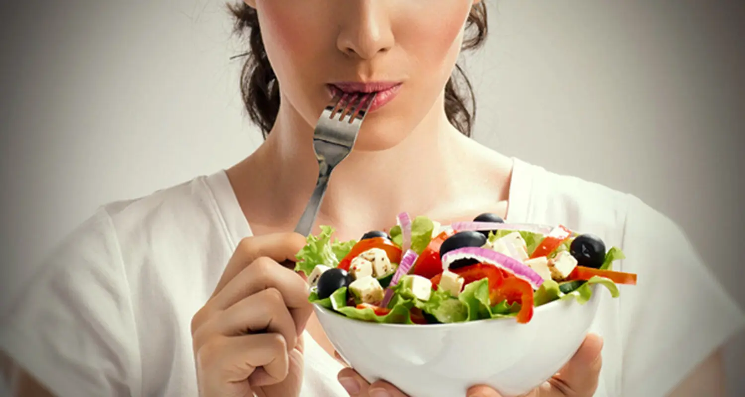 برای باردار شدن چه باید بخوریم؟