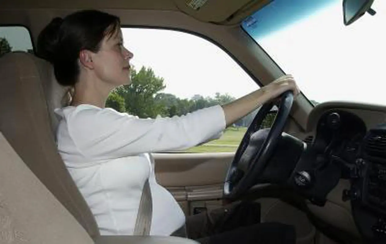 ممنوعیت سفر در بارداری، مختص کدام زنان است؟