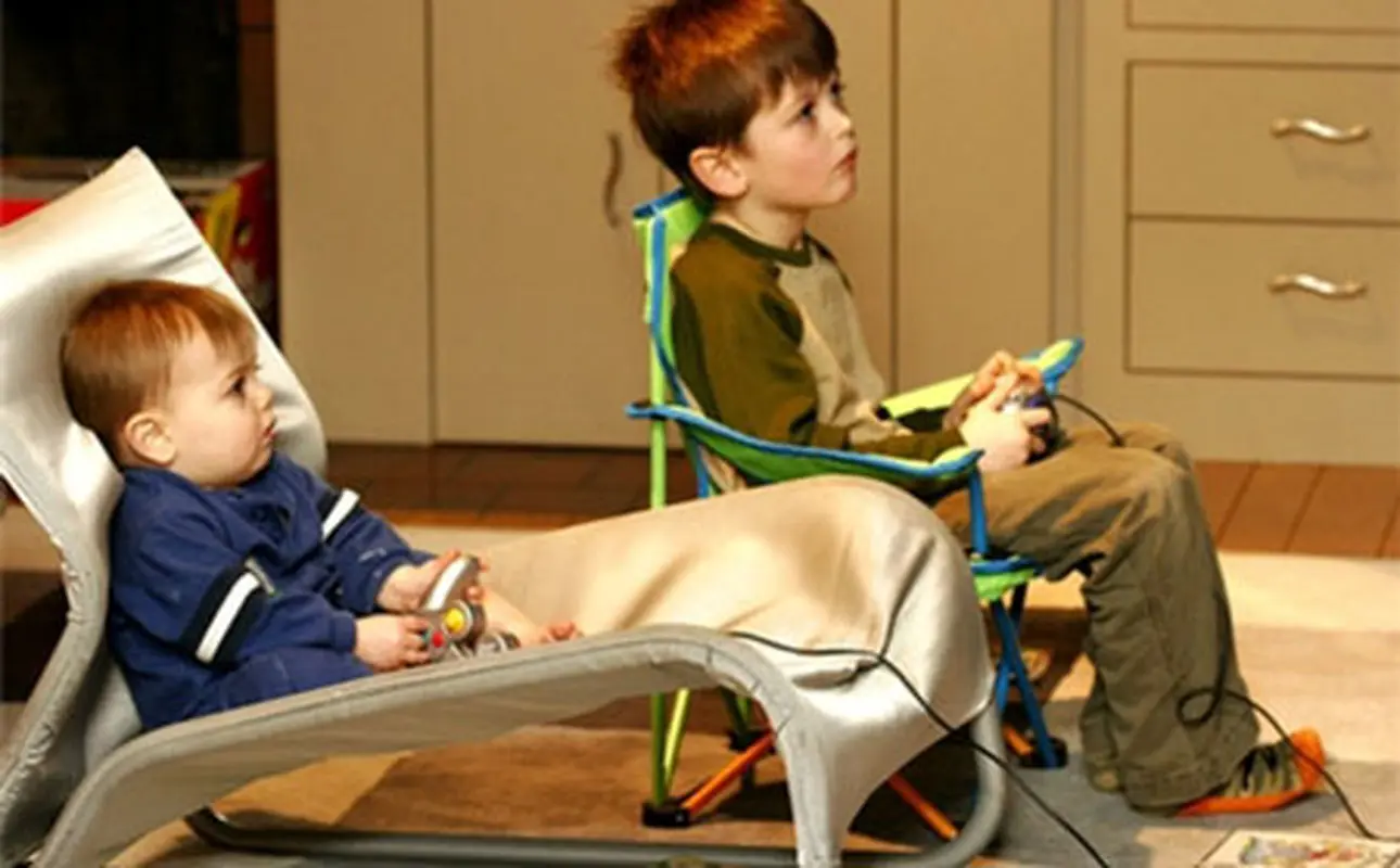 چند راهکار برای اینکه کودک به بازی‌های کامپیوتری معتاد نشود