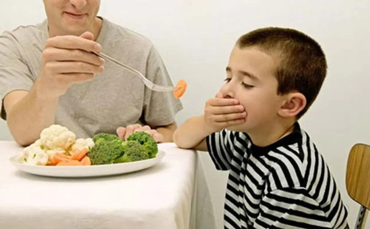 چگونه به کودک بد غذا غذا بدهیم؟