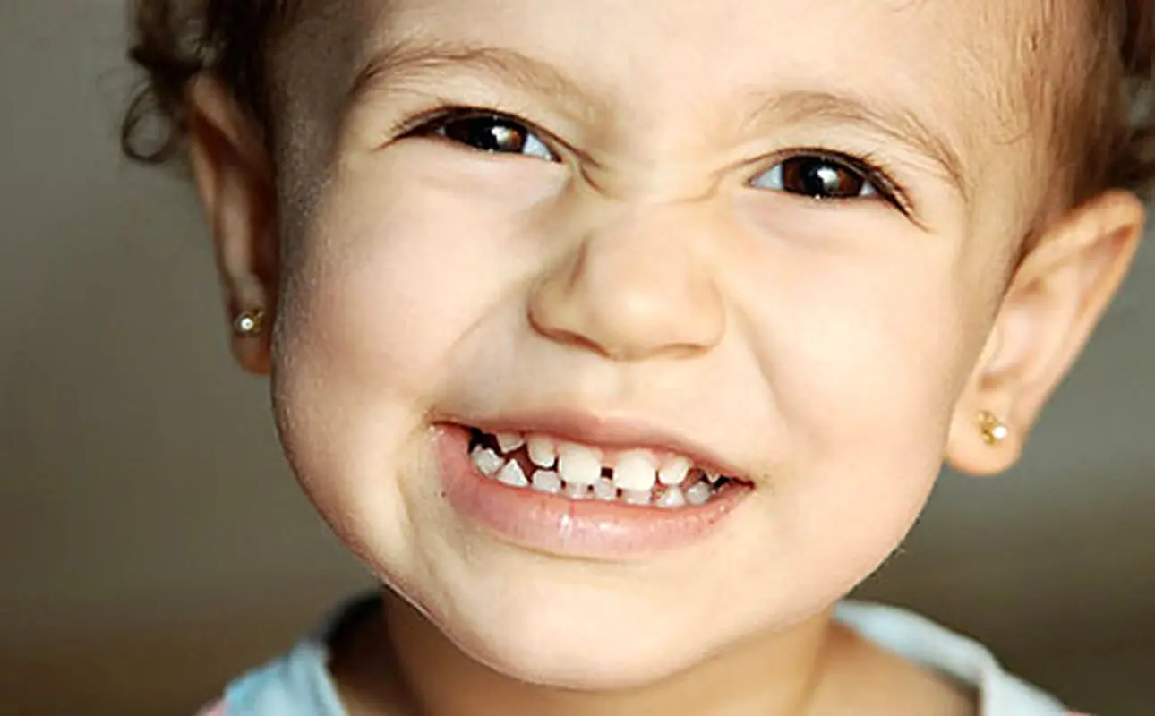 گوش دختر کوچولوم رو کی سوراخ کنم؟