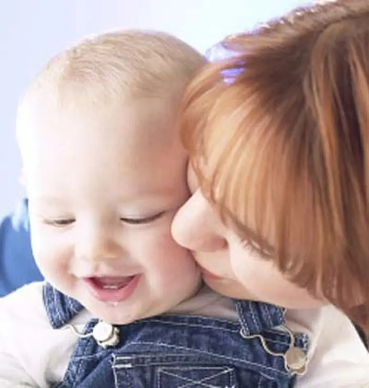 میزان محبت به کودک، چقدر باید باشد؟