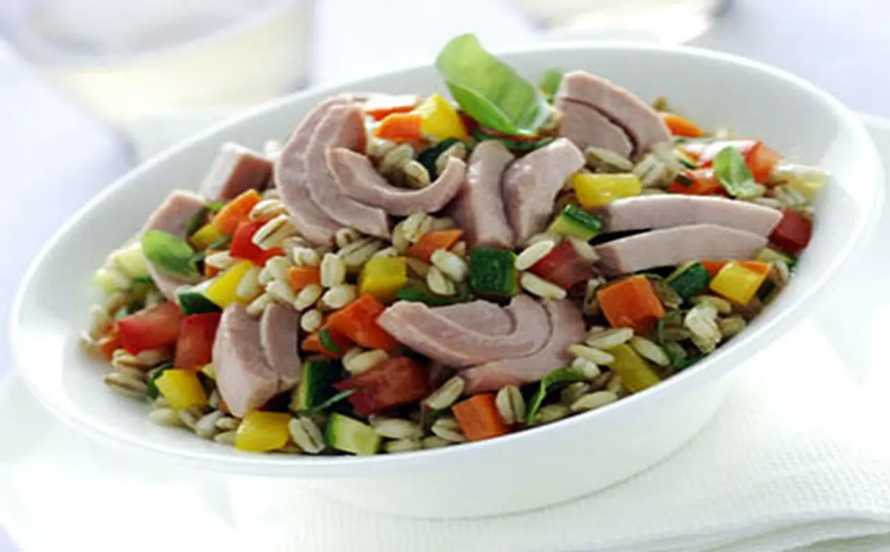 غذای مقوی بچه ها، روش تهیه سالاد تن