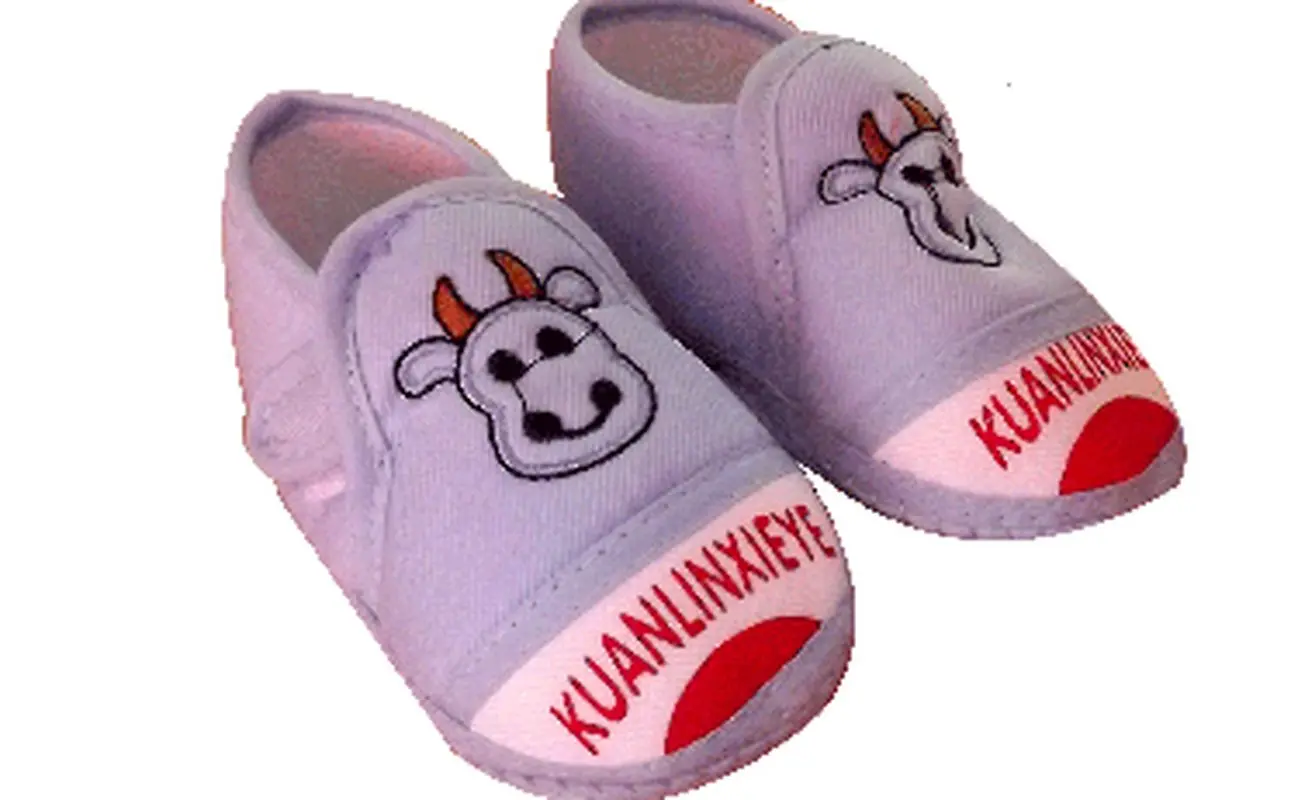 کفش مناسب نوزاد، چه مشخصاتی دارد؟