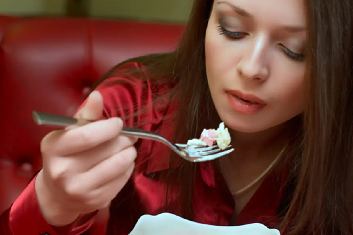 قبل از باردار شدن، چی بخوریم و چی نخوریم؟
