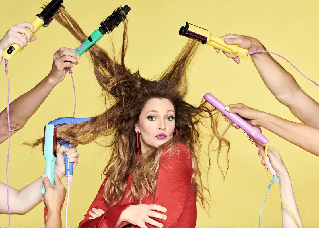 استفاده از سشوار را محدود کنید/ چند روش برای رطوبت‌رسانی به مو