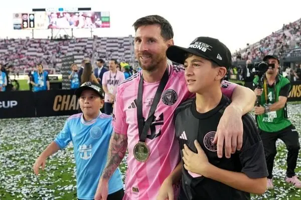 به جای مانده از تاریخ سازی مسی / مارک آنتونی هم به دیدار اسطوره رفت (عکس)