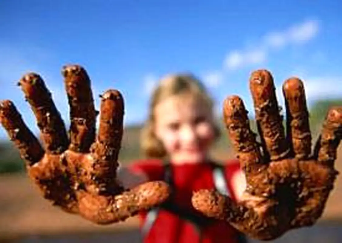 همه چیز زیر سر دست‌های آلوده است