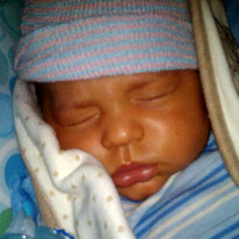 شباهت جالب کودکان قبل و بعد از تولد