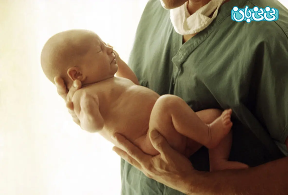 اولین ساعات تولد نوزاد، چه کارهایی لازمه؟