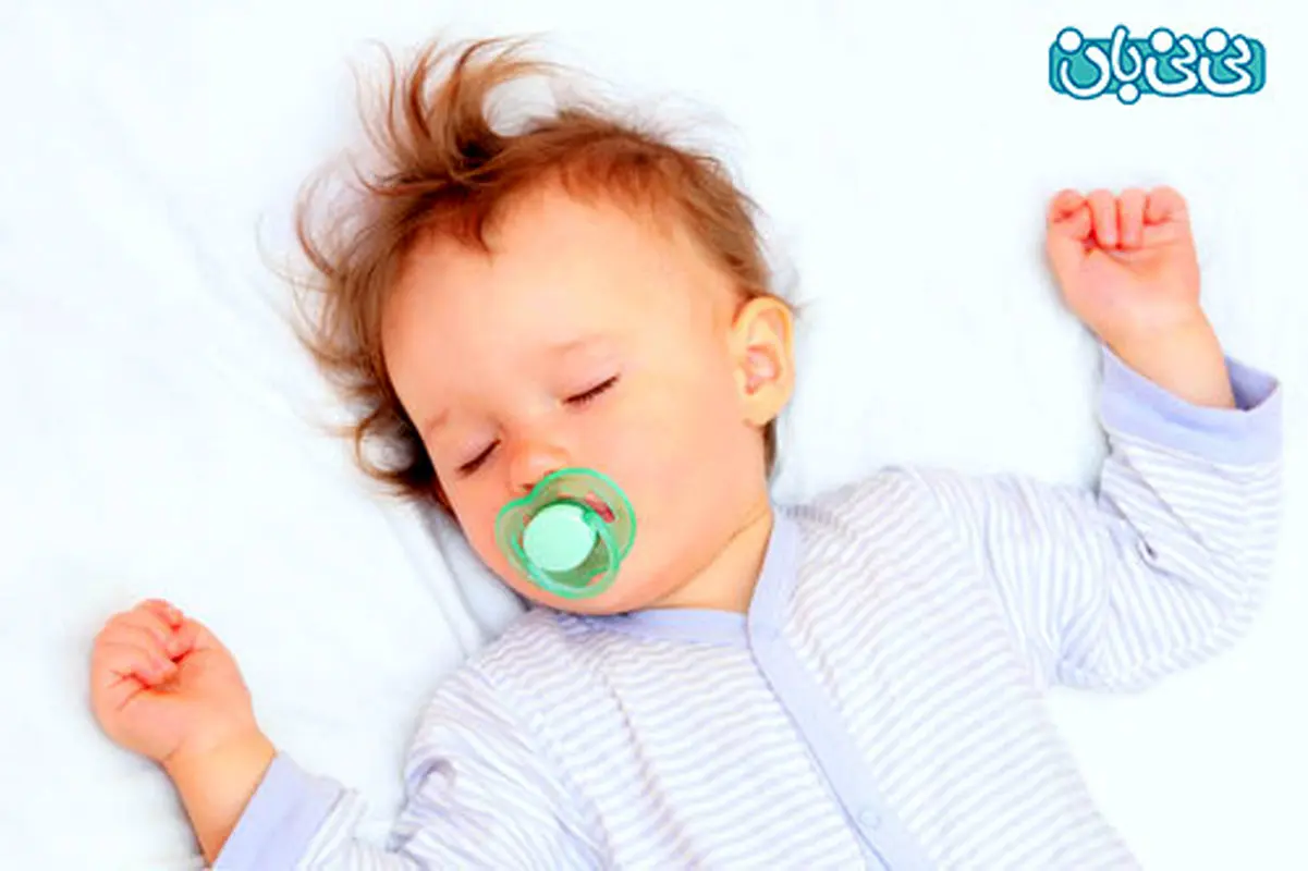 3 رفتار عجیب و غریب نوزادان (2)