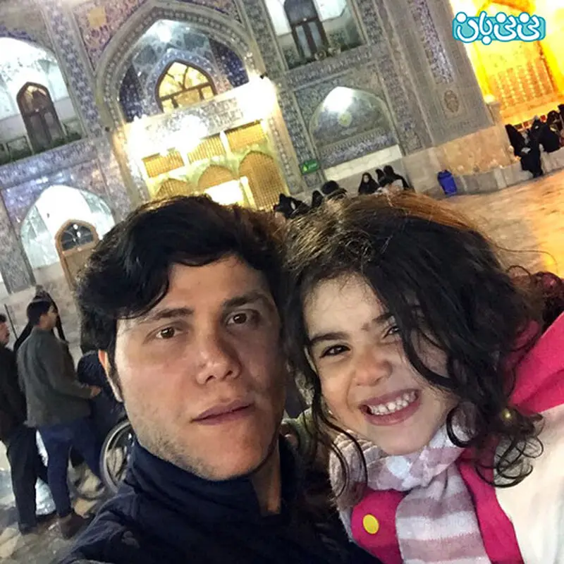 مهدی مهدوی و دخترش، سلفی با گلبو