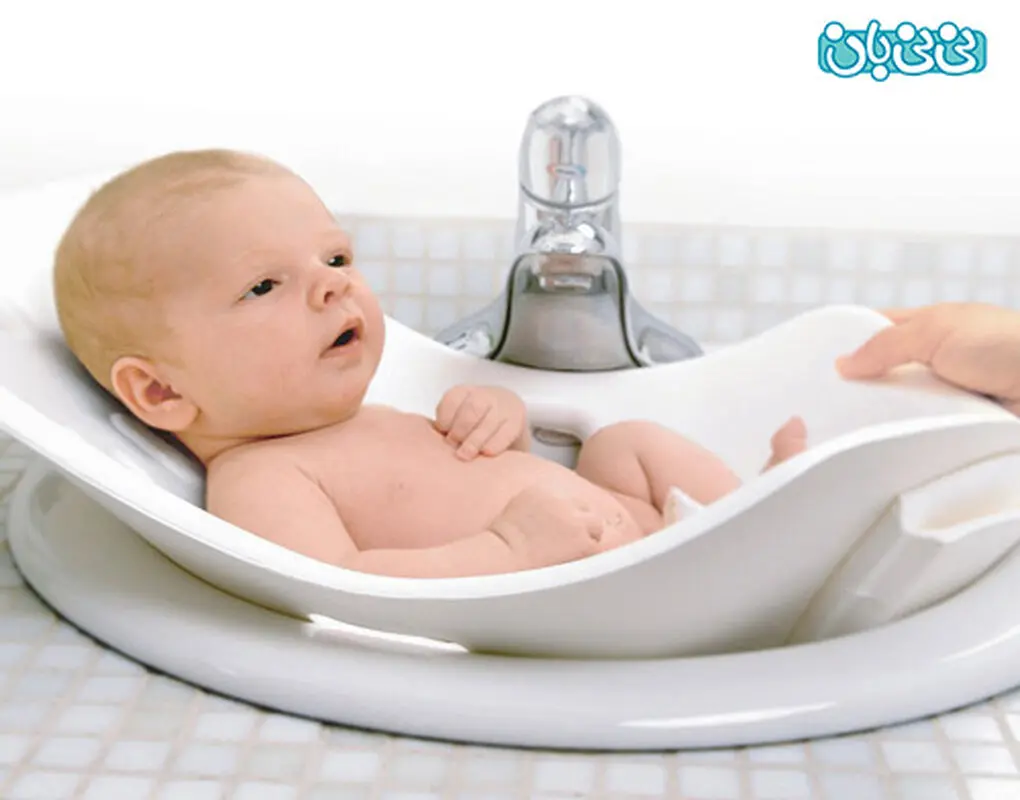 آموزش حمام کردن نوزاد