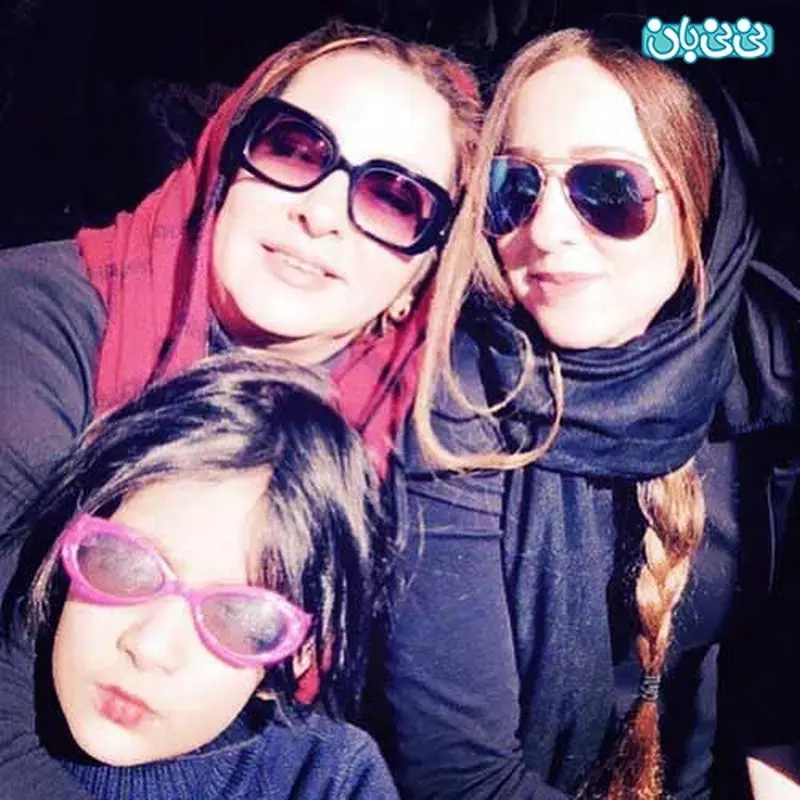 عکس لاله صبوری، همراه فرزندانش