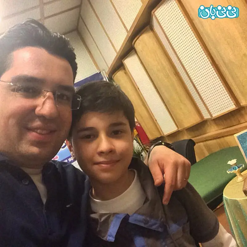 گوینده رادیو ایران، سپهراد فرزامى