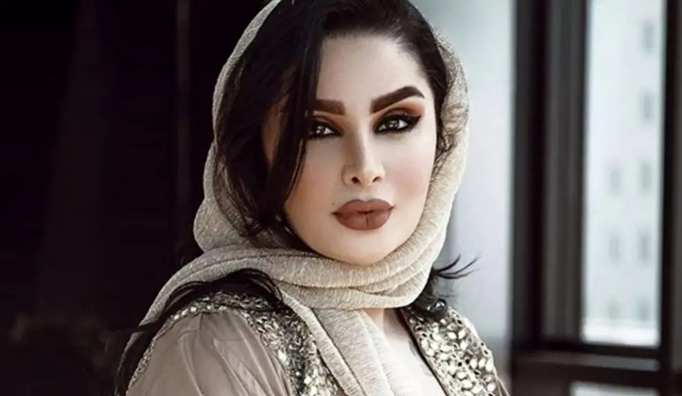 استایل خاص دنیا جهانبخت جنجال به‌پا کرد / لباس صورتی خانم بلاگر + عکس