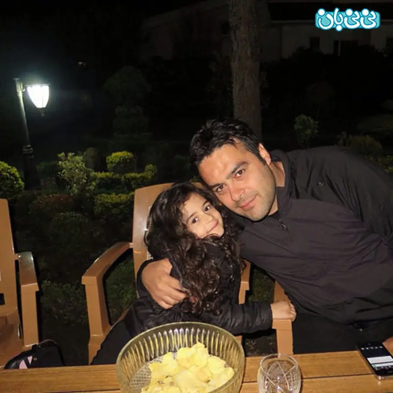 عکس نوه ناصر حجازی، همراه با پدرش