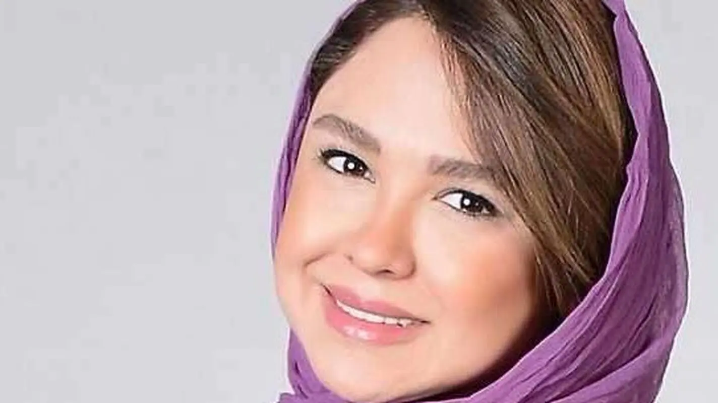 هجوم کاربران به فضای مجازی پس از عکس جنجالی خانم بازیگر با لباس عروس!