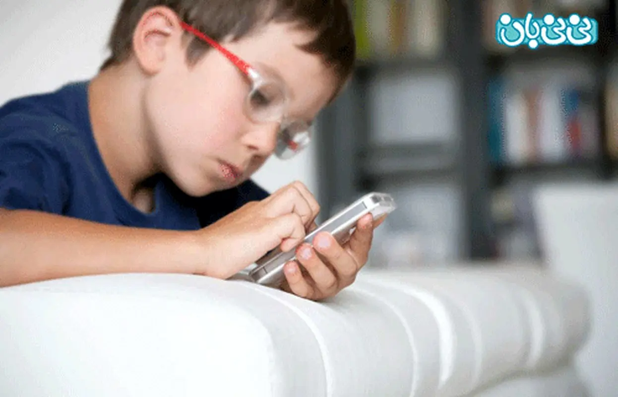 مضرات موبایل برای کودک، او را روانی می کند؟