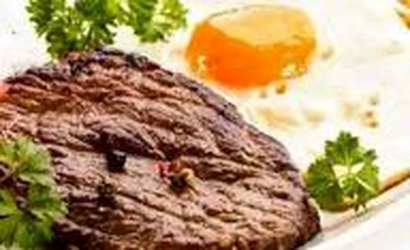 مسافران نوروزی گوشت خام، تخممرغ و خامه کمتر بخورند