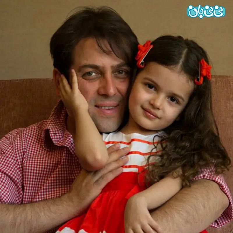 امیررضا دلاوری و دخترش، دیار خانم