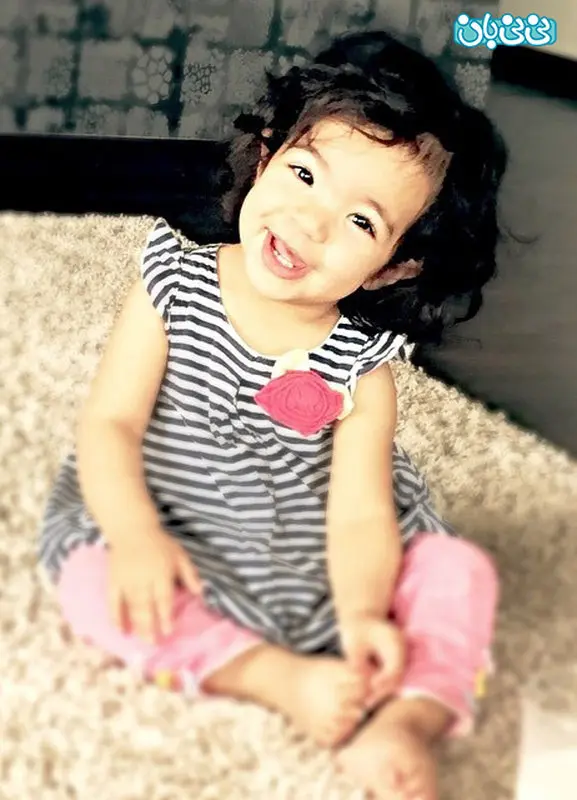 صفحه اینستاگرام رضا صادقی، عکس دخترش با لبخندی بر لب