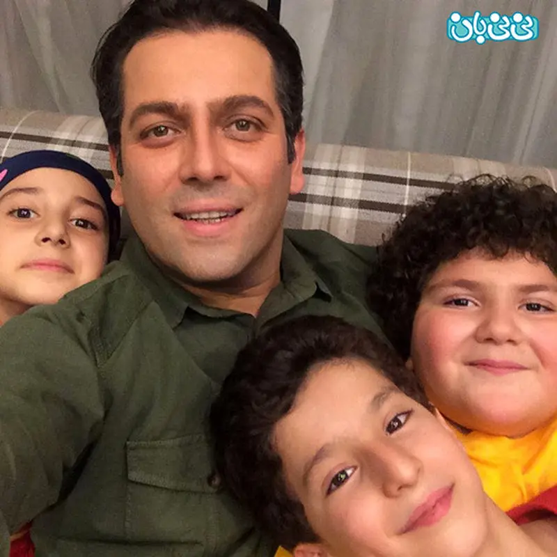 عکس امیررضا دلاوری، کنار هم‌ بازی‌ های کوچکش